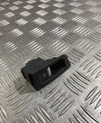 Audi Q7 4M Tailgate opening switch 4M0959831A