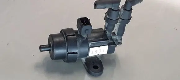 Ford Focus Turbo solenoid valve 98AB9E882 AA8M17B