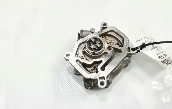 Mercedes-Benz C W205 Vacuum pump A2641800000