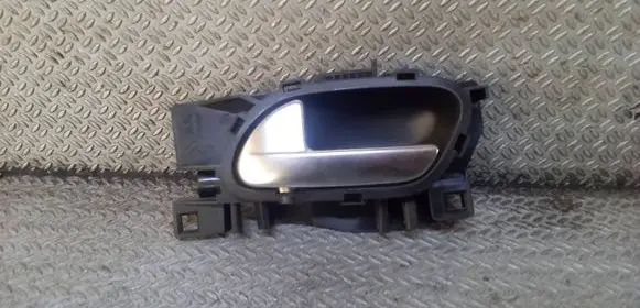 Peugeot 208 I Front door interior handle 303966
