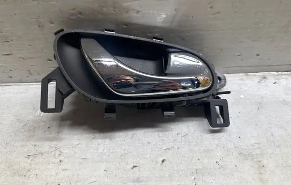 Nissan Qashqai Front door interior handle 806704EA0