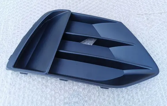 Audi Q3 F3 Front bumper lower grill 83A807682