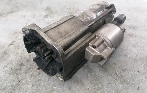 Audi A4 S4 B7 8E 8H Starter motor 06D911023A