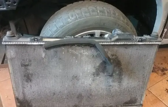 Lexus GS 300 350 430 450H Coolant radiator 4221332771 3137
