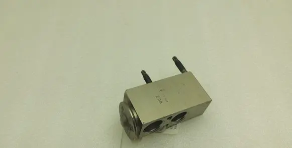 Air conditioning (A/C) expansion valve