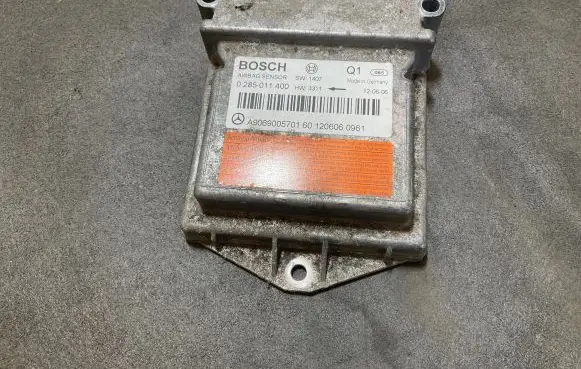 Mercedes-Benz Sprinter W906 Airbag control unit/module A9069005701 0285011400