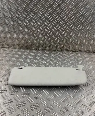 Volkswagen Touareg II Sun visor