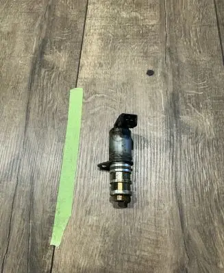 BMW 3 E90 E91 Camshaft vanos timing valve 7584990 13151301