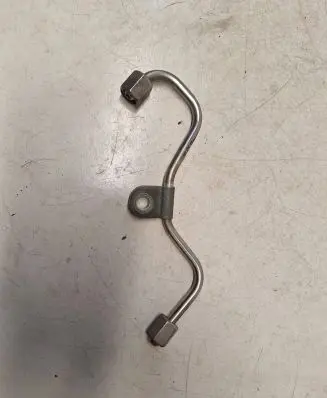 Fuel injector supply line/pipe