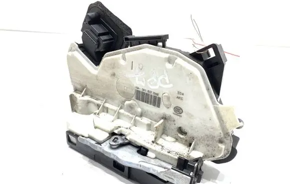 Volkswagen Polo V 6R Front door lock 5K1837016E