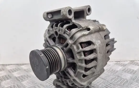 Mercedes-Benz C W204 Generator/alternator A0009067902 FG15T079 2617417A