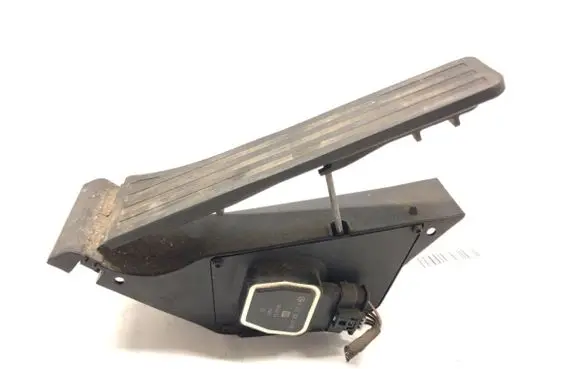 Mercedes-Benz E W212 Accelerator throttle pedal A2223001000