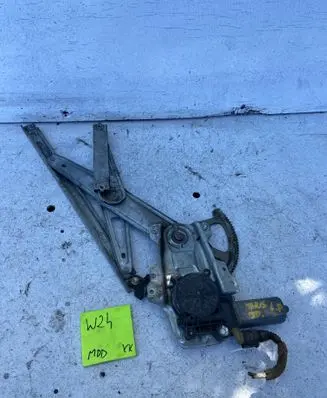 Toyota Yaris Front door window regulator with motor 106282XXX