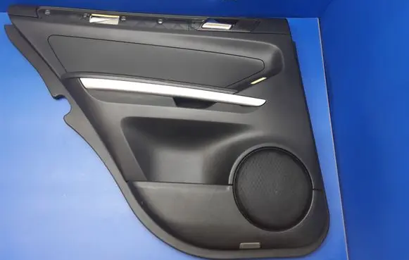 Mercedes-Benz ML W164 Rear door card panel trim A1647301370