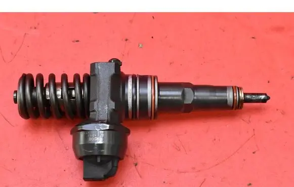 Skoda Fabia Mk1 (6Y) Fuel injector 038130073AJ