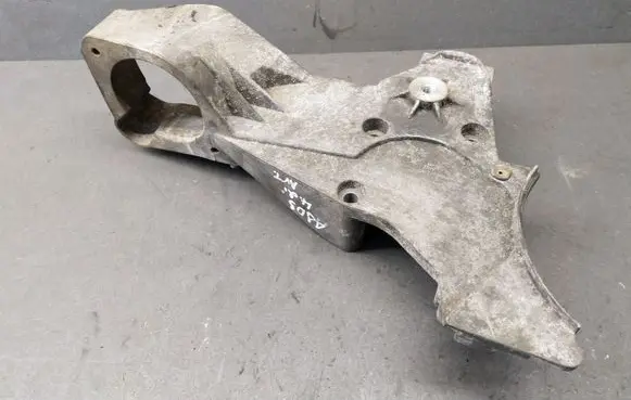 Audi A8 S8 D3 4E Engine mounting bracket 077121235E 077121235