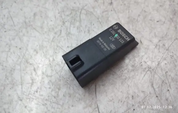 Land Rover Discovery Sport Glow plug pre-heat relay FX23189E2AC