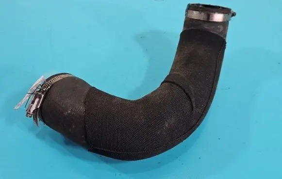 Intercooler hose/pipe