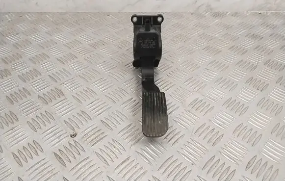 Mercedes-Benz Vito Viano W639 Accelerator throttle pedal A9063000304