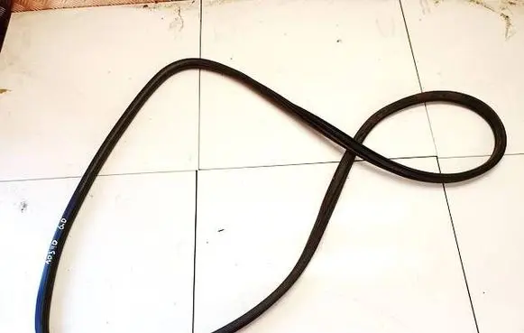 Rubber seal rear door