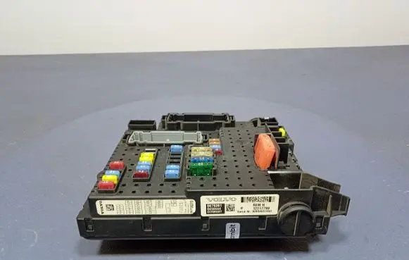 Volvo S80 Fuse box set 8676391