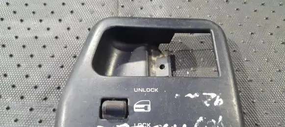 Chrysler Voyager Central locking switch button R4615726 R-4615726