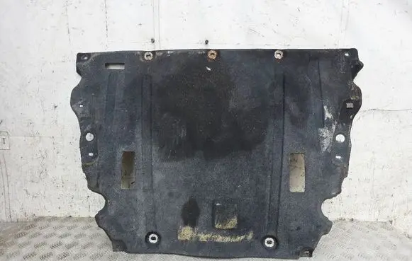 Ford Fusion II Engine splash shield/under tray DG936P013JA
