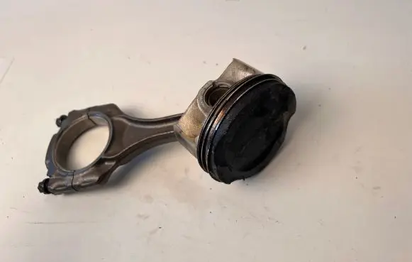 BMW 5 F10 F11 Piston with connecting rod