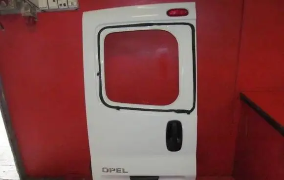 Opel Vivaro Back/rear loading door VIVARODRZWILT
