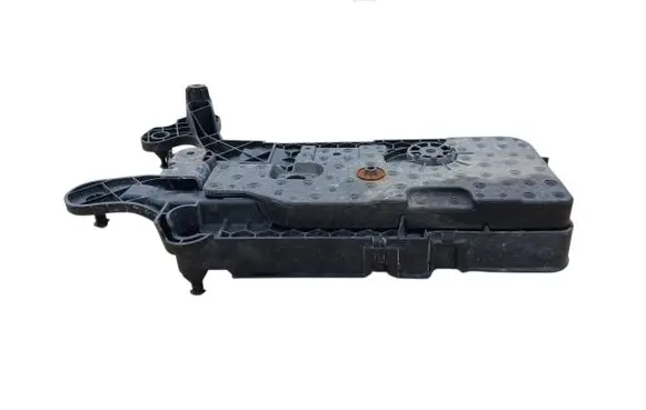 Volkswagen PASSAT B8 Battery bracket 5G0915321H