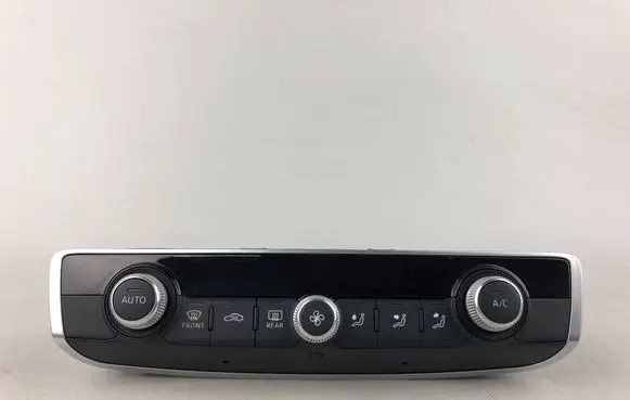 Audi A3 S3 A3 Sportback 8P Climate control unit 8V0820043
