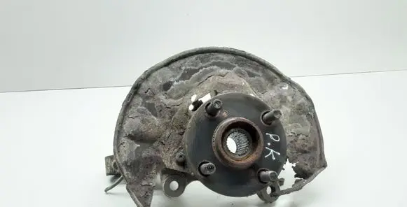 Toyota Corolla Verso E121 Front wheel hub spindle knuckle