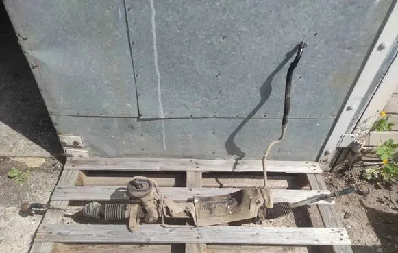 Volkswagen Golf IV Steering rack
