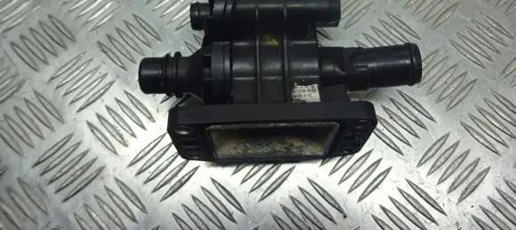 Thermostat/thermostat housing