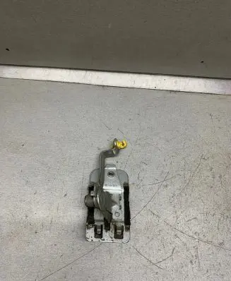 Chrysler Town & Country V Tailgate/trunk/boot lock/catch/latch 018457