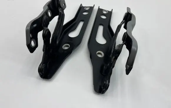 Cupra Formentor Engine bonnet/hood hinges 5FF823302 5FF823301