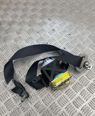 Mazda 6 Front seatbelt 