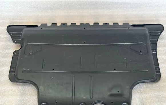 Skoda Kodiaq Engine splash shield/under tray 5QF825236