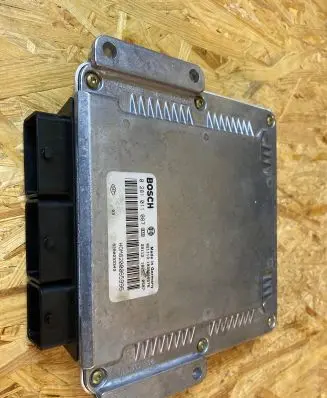 Volvo S40, V40 Engine control unit/module 0281011087