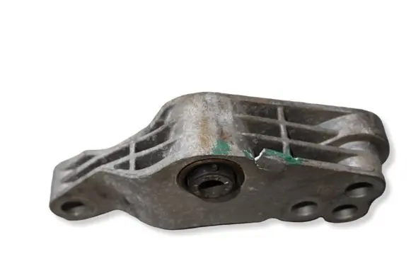 Peugeot 208 II Gearbox mount 9826468580