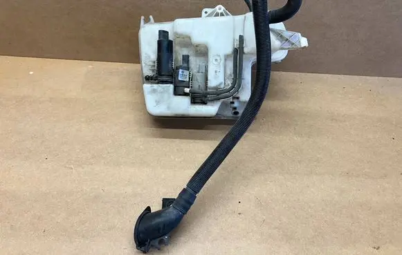 BMW 5 E60 E61 Windshield washer fluid reservoir/tank 7179451 7179449 7179450