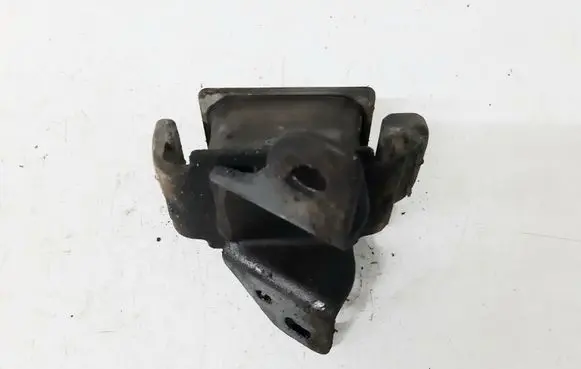 KIA Sorento Engine mount bracket 218123E150