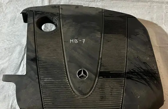 Mercedes-Benz C W203 Engine cover (trim) A6460162324 BBP148001