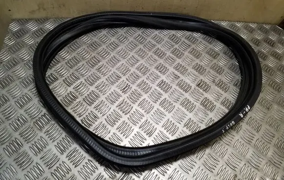 Volkswagen Golf V Front door rubber seal 1K4867911D