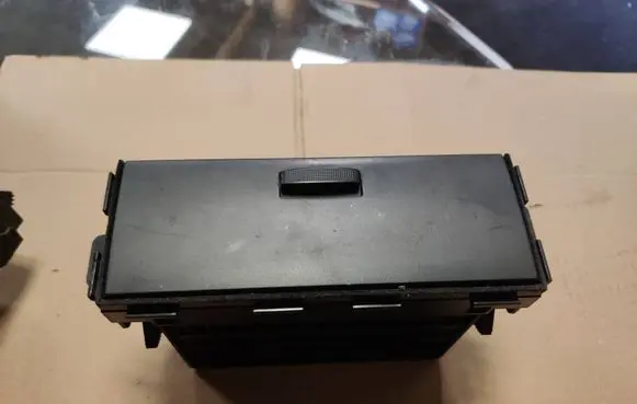 Chevrolet Captiva Glove box TBX38