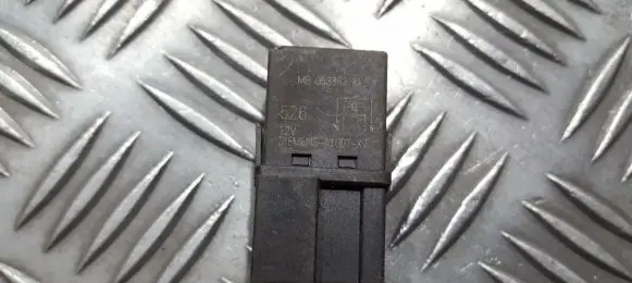 Volvo S40, V40 Other relay MB953382 A1001-X7