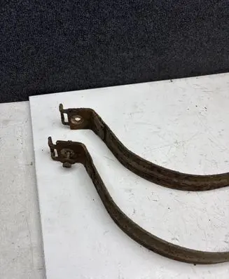 Opel Zafira C Fuel tank mounting bracket 13359686
