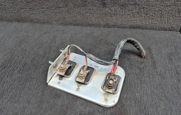 Audi A6 S6 C5 4B Coolant fan relay 8D0959493A