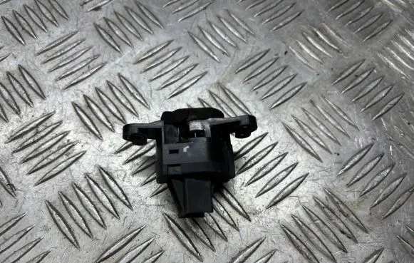 Mazda 3 I Interior temperature sensor K7570B32T