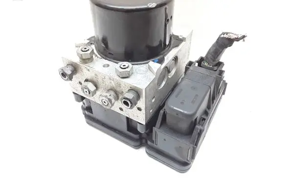 Volvo V70 ABS Pump 30681619